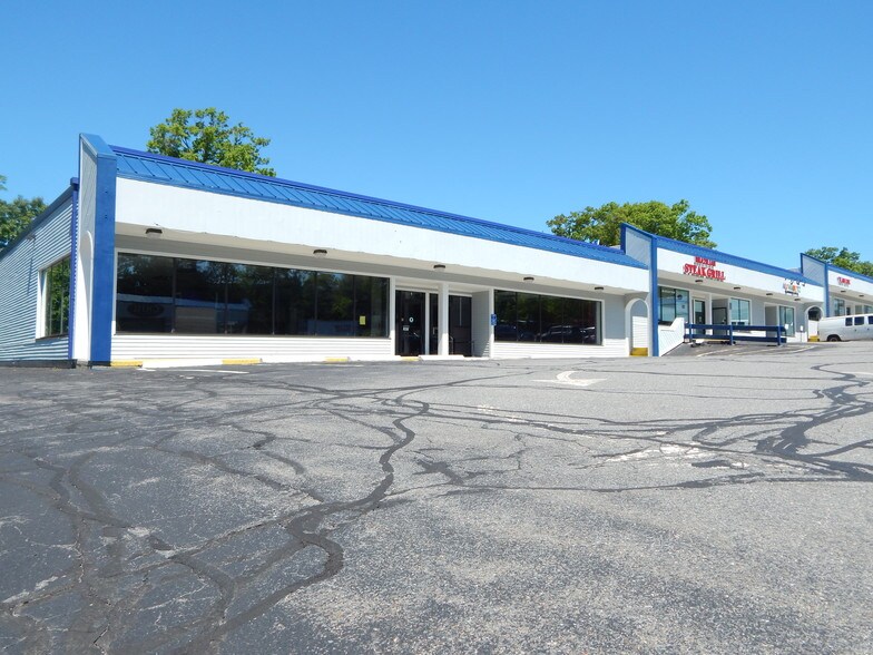 More Photos Of 416 Boston Post Rd E, Marlborough Storefront For Lease