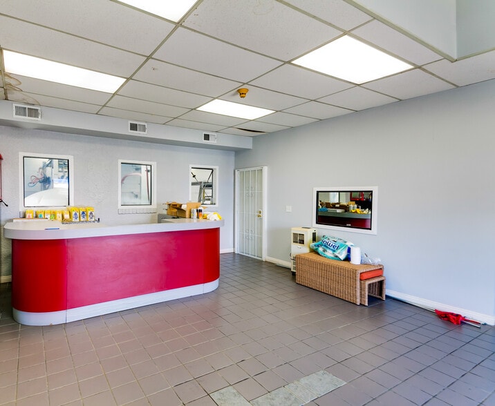 More Photos Of 530 E Holt Ave, Pomona Carwash For Sale