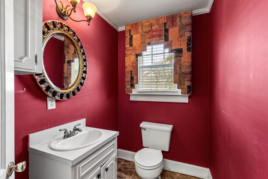 More Photos Of 302 N White St, Lancaster Office For Sale