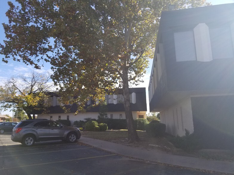 More Photos Of 4024 N Lincoln Blvd, Oklahoma City Coworking Space
