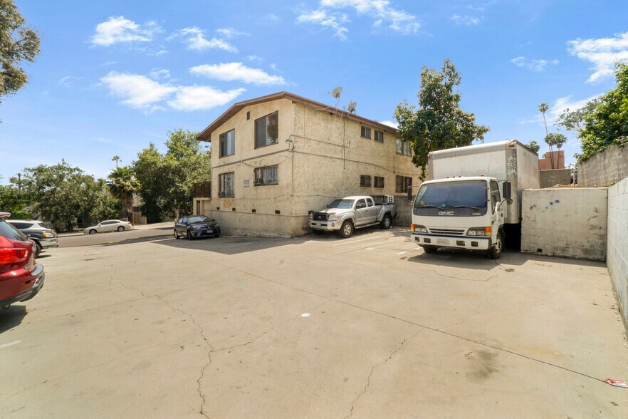 More Photos Of 1973-2015 W 22nd St, Los Angeles Apartments For Sale