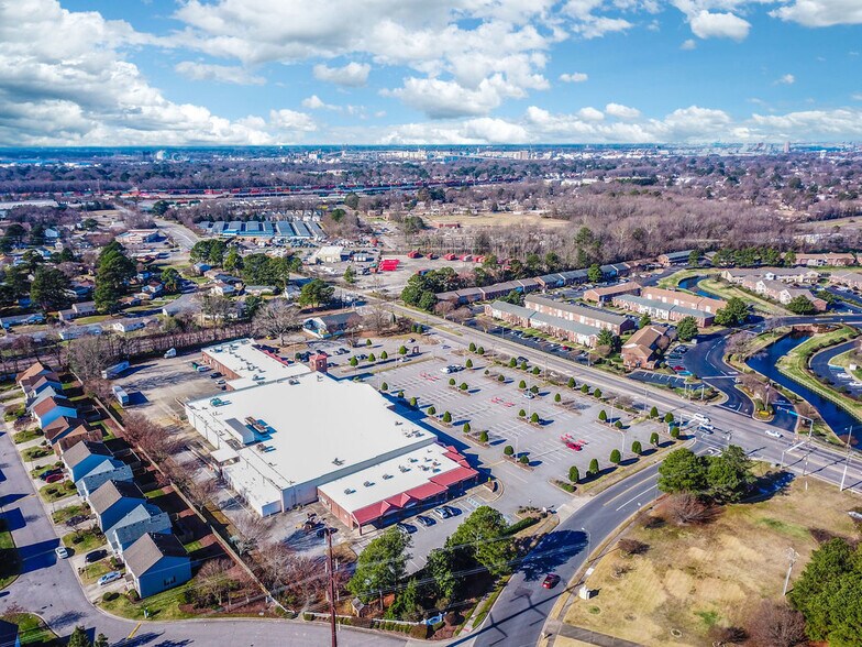 More Photos Of 211 Providence Rd, Chesapeake Unknown For Lease