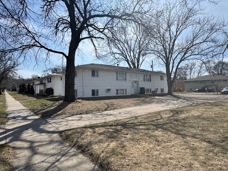 More Photos Of 1321 3rd Ave SW, Rochester Apartments For Sale
