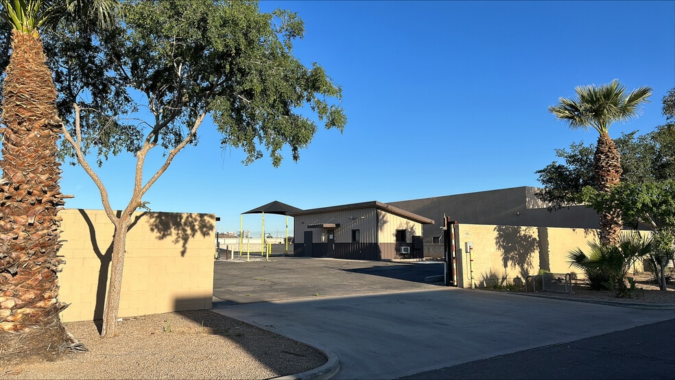 More Photos Of 7808 N 68th Ave, Glendale Distribution For Sale