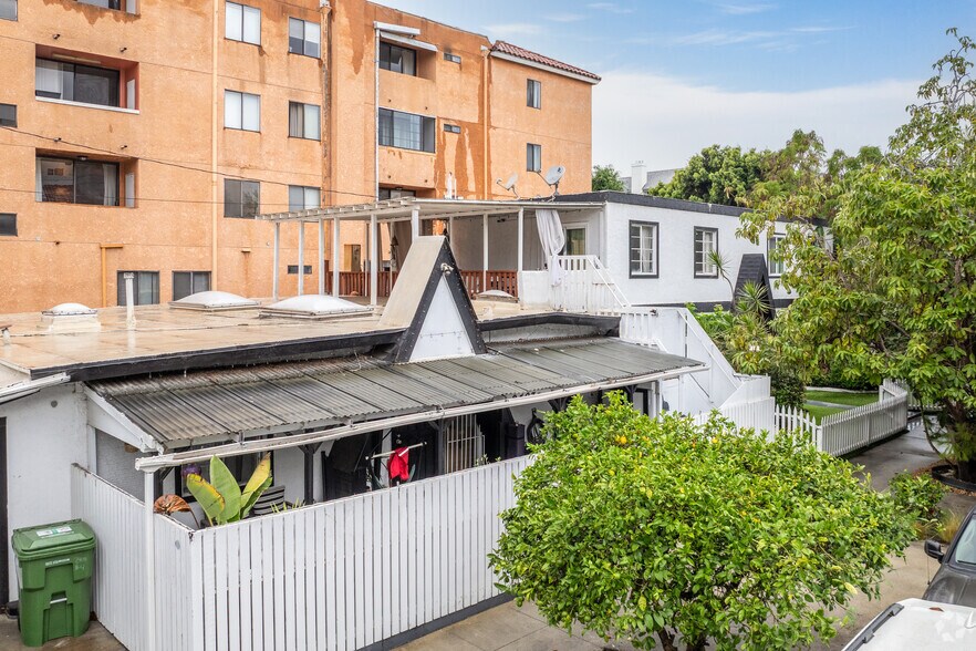 More Photos Of 2403 Louella Ave, Venice Apartments For Sale
