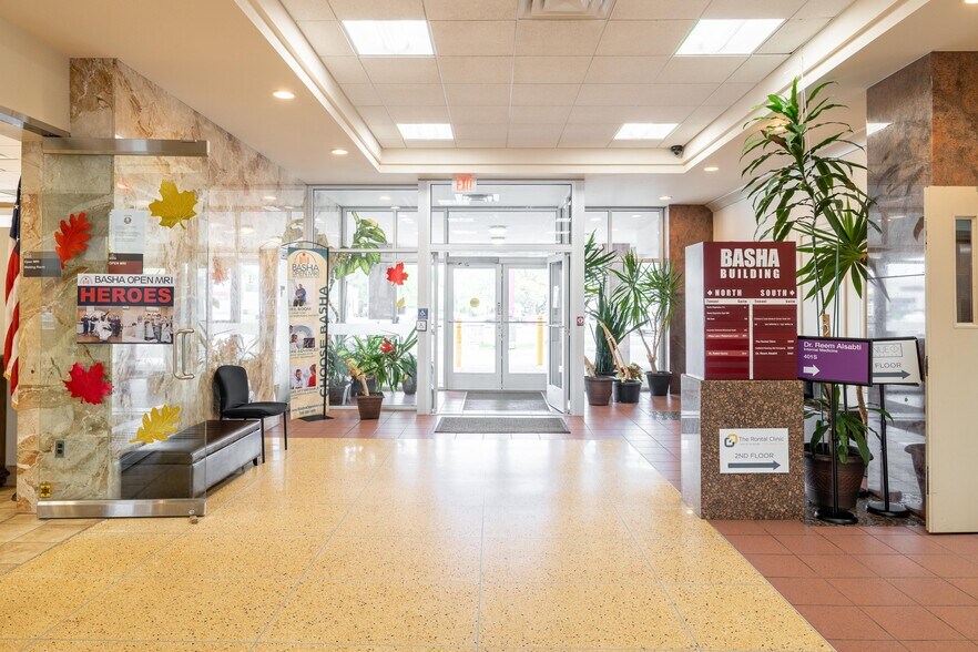 More Photos Of 30701 Woodward Ave, Royal Oak Office For Lease