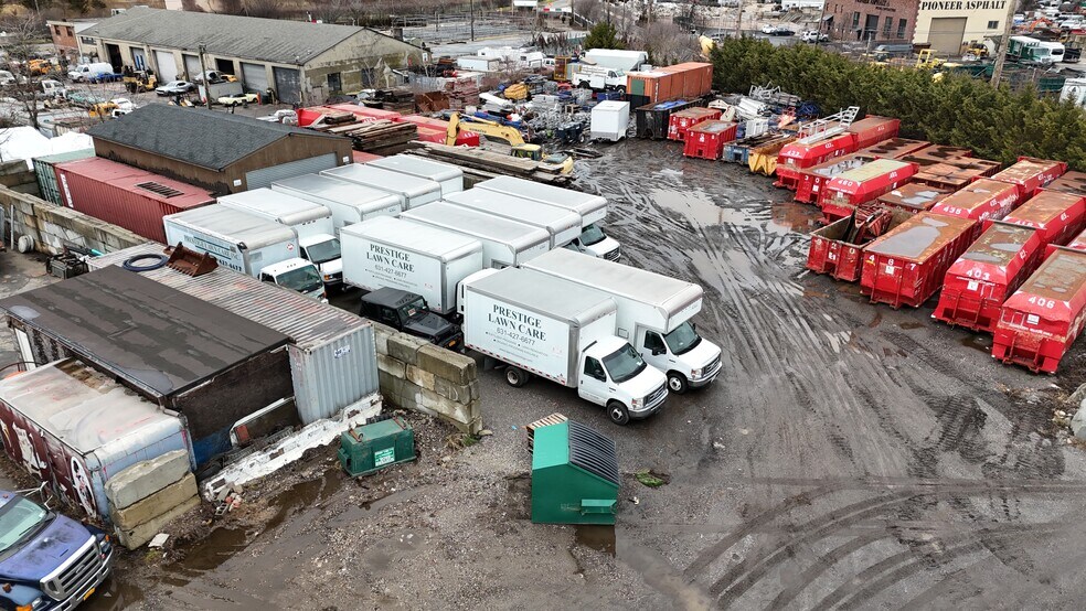 More Photos Of 168 Townline Rd, Kings Park Industrial For Lease