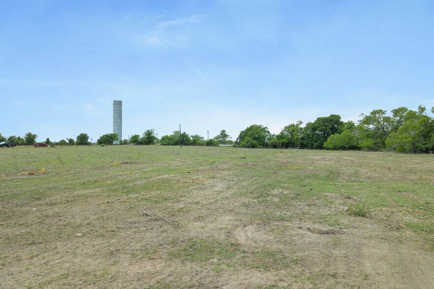 More Photos Of 9765 State Park Rd, Lockhart Land For Sale