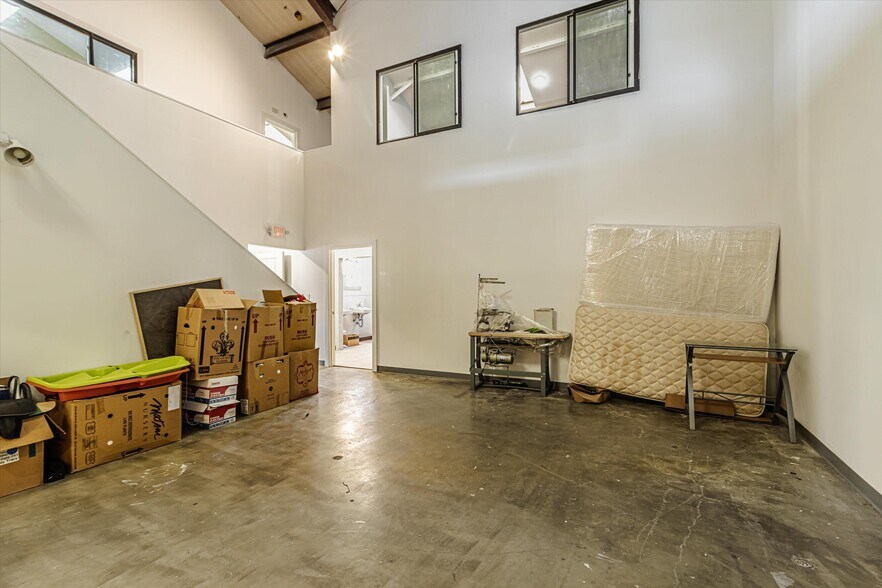 More Photos Of 1356 S 50th St, Richmond Warehouse For Sale