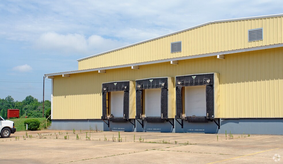 More Photos Of 551 York Rd, Blacksburg Warehouse For Sale