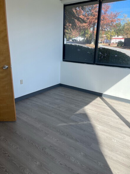 More Photos Of 5161 Brook Hollow Pky, Norcross Unknown For Lease