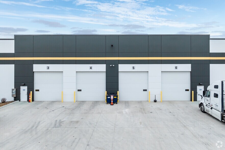 More Photos Of 13800 George Bush Ct, Huntley Truck Terminal For Lease