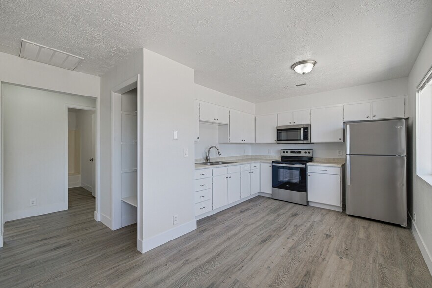 More Photos Of 126 E 1st North St, Mesquite Multifamily For Sale