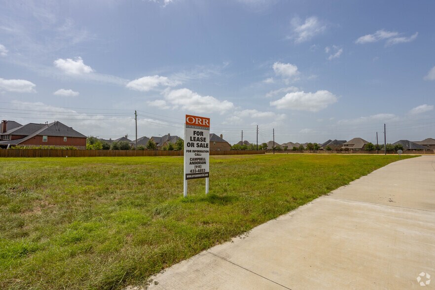 More Photos Of FM 1463 And Crossover Rd, Katy Storefront For Lease