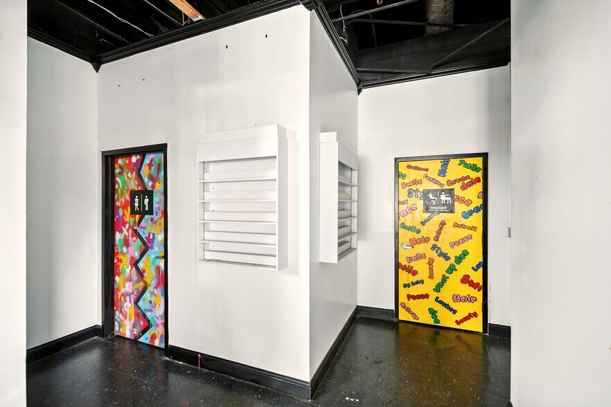 More Photos Of 8235 W 8 Mile Rd, Detroit Storefront For Sale