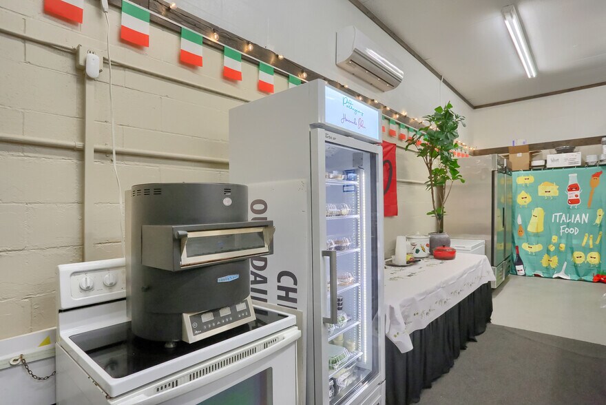 More Photos Of 115 W Main St, Evans City Freestanding For Sale
