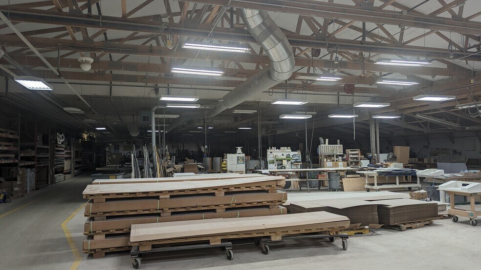 More Photos Of 525 W Rolling Meadows Dr, Fond Du Lac Warehouse For Lease