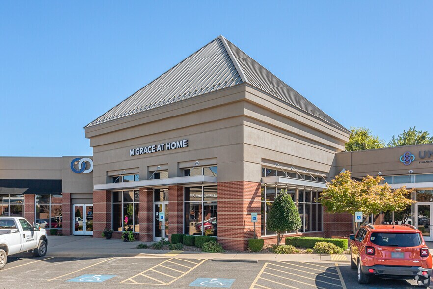 More Photos Of 2905 S Walton Blvd, Bentonville Storefront For Lease