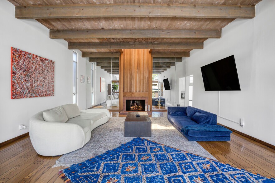 More Photos Of 1276 N Sweetzer Ave, West Hollywood Apartments For Sale