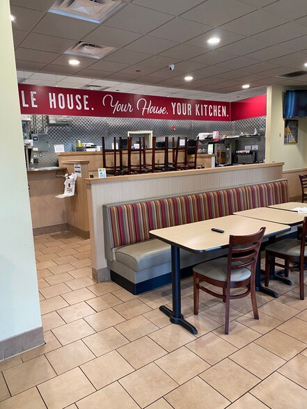 More Photos Of 9421 S Stony Island Ave, Chicago Restaurant For Sale