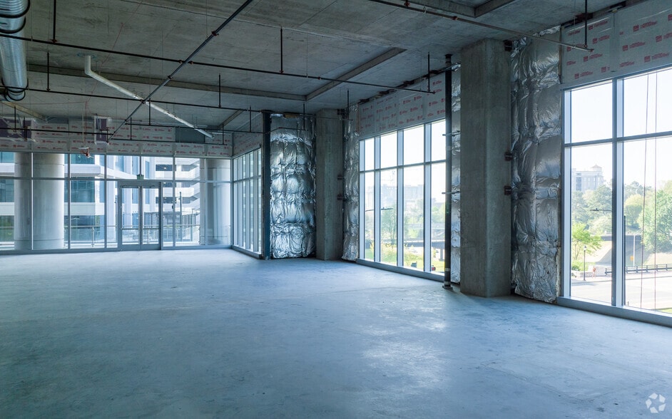 More Photos Of 600 S Tryon St, Charlotte Office For Lease