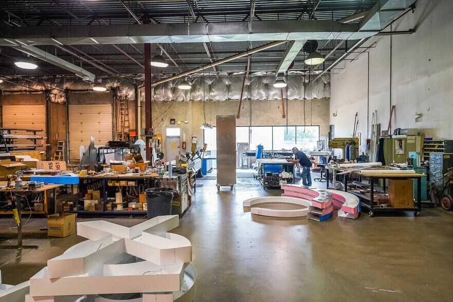 More Photos Of 8197 Euclid Ct, Manassas Park Warehouse For Lease