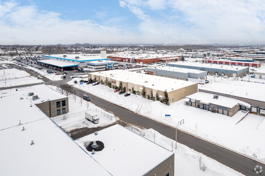 More Photos Of 894-930 Rue Bergar, Laval Warehouse For Lease