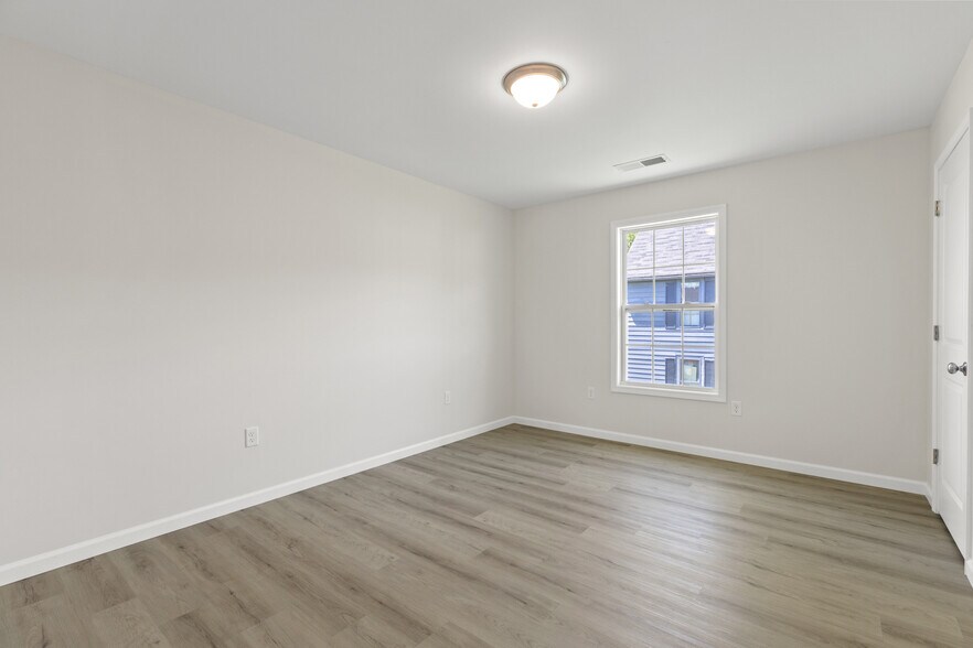 More Photos Of 275-277 Broadway St, Irvine Apartments For Sale