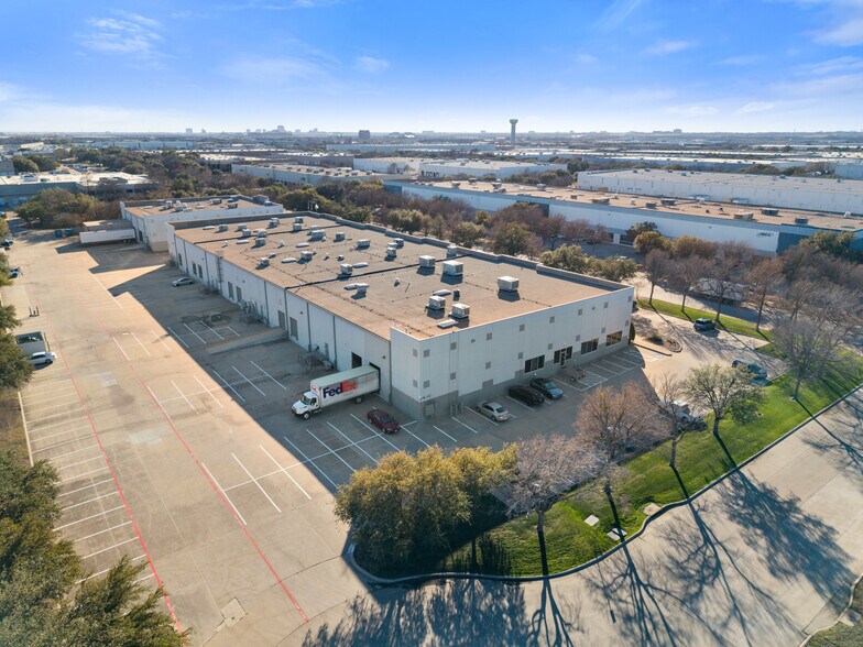 More Photos Of 13988 Diplomat Dr, Dallas Research And Development For Lease