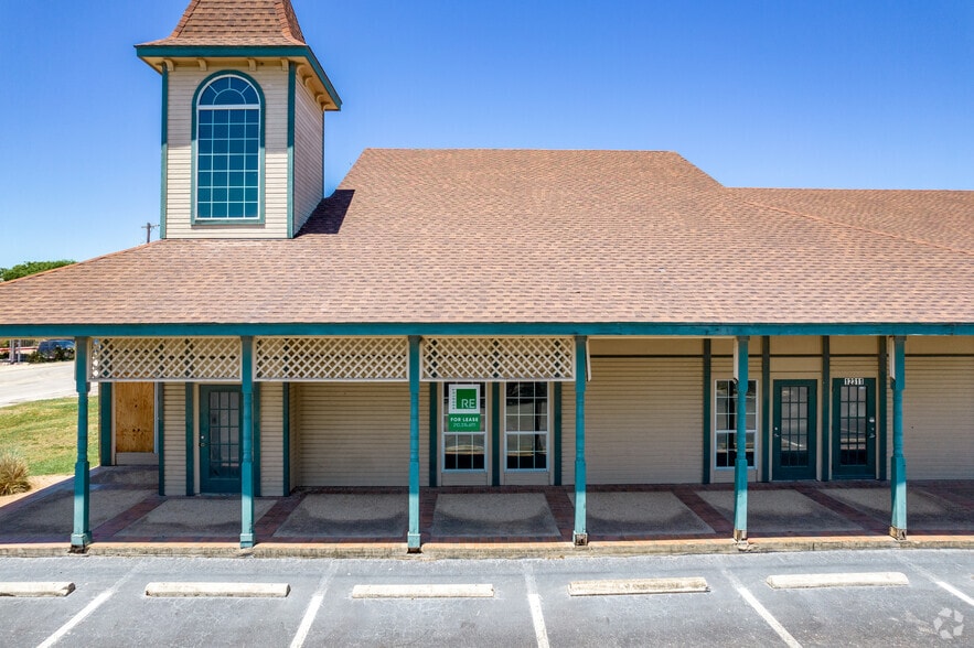 More Photos Of 12303-12335 Wetmore Rd, San Antonio Unknown For Lease