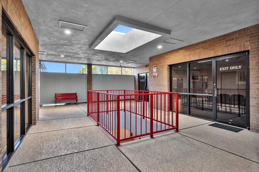 More Photos Of 3421 W Davis St, Conroe Medical For Lease