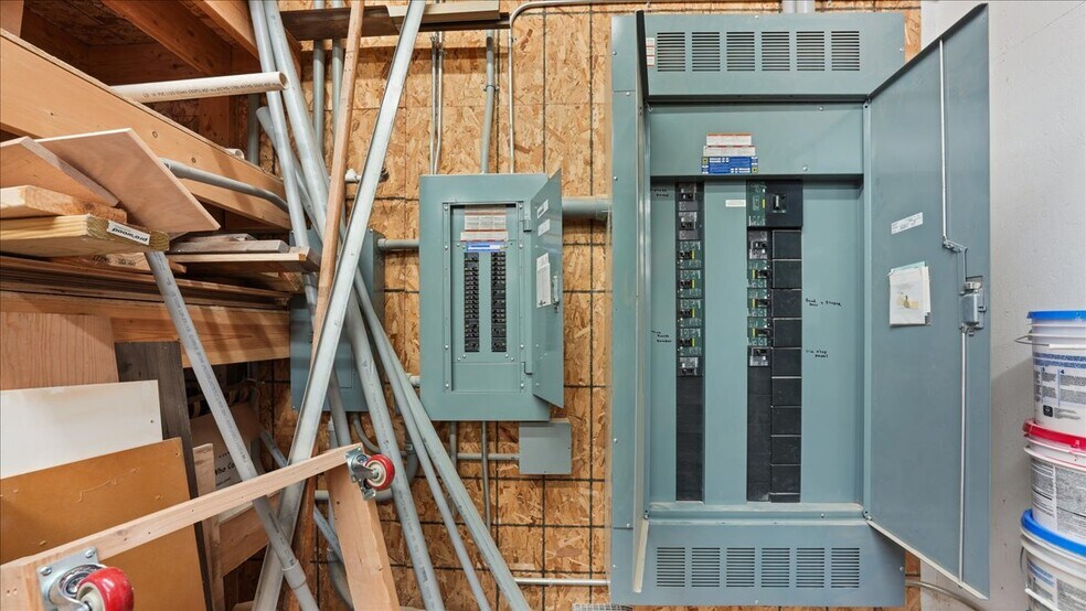 More Photos Of 307 N Washington St, Melrose Warehouse For Sale