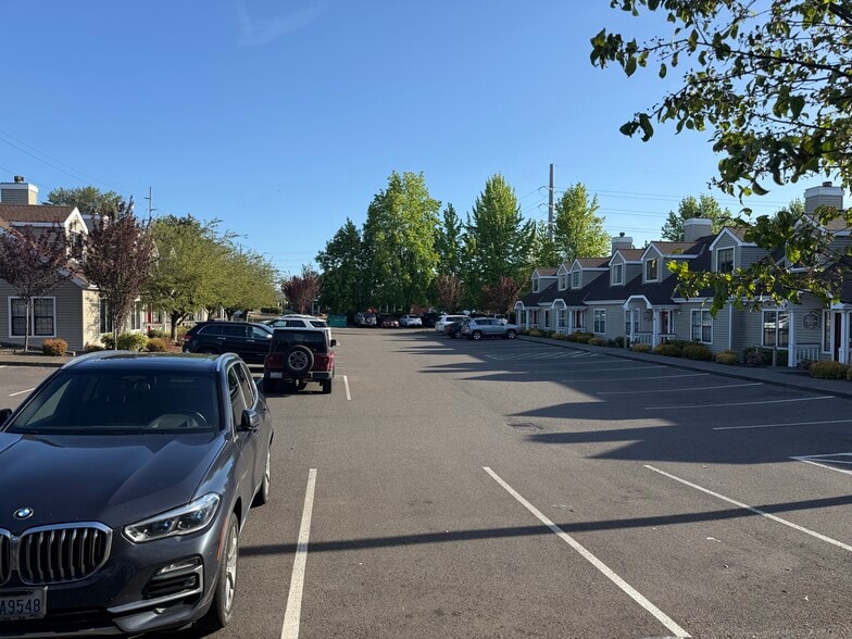 More Photos Of 1919 N Pearl St, Tacoma Office For Sale