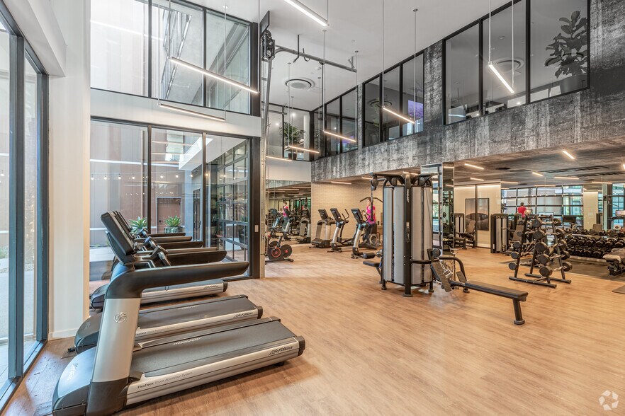 More Photos Of 375 Camino De La Reina, San Diego Multifamily For Sale