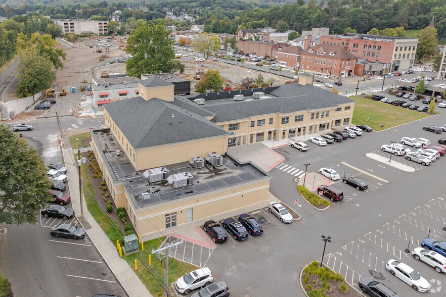 More Photos Of 58 Maple St, Naugatuck Medical For Sale