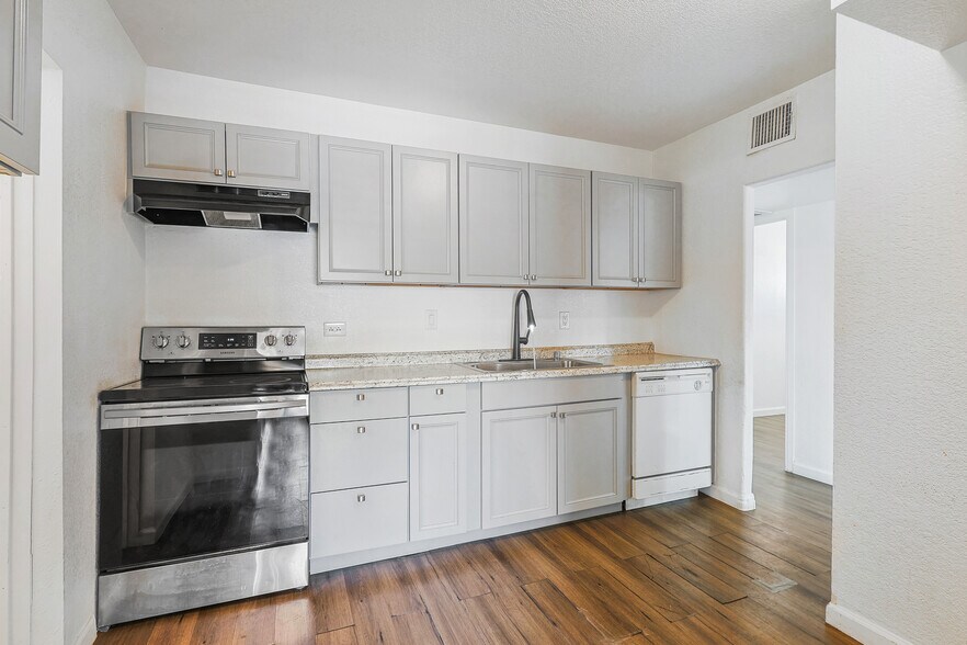 More Photos Of 303 Tin St, Henderson Office Residential For Sale