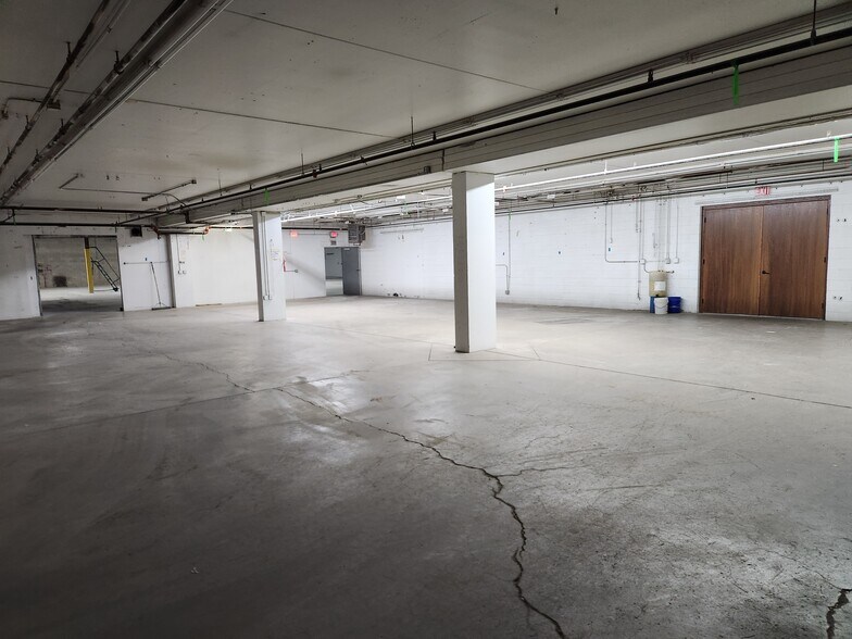 More Photos Of 11356 215th St W, Lakeville Manufacturing For Sale