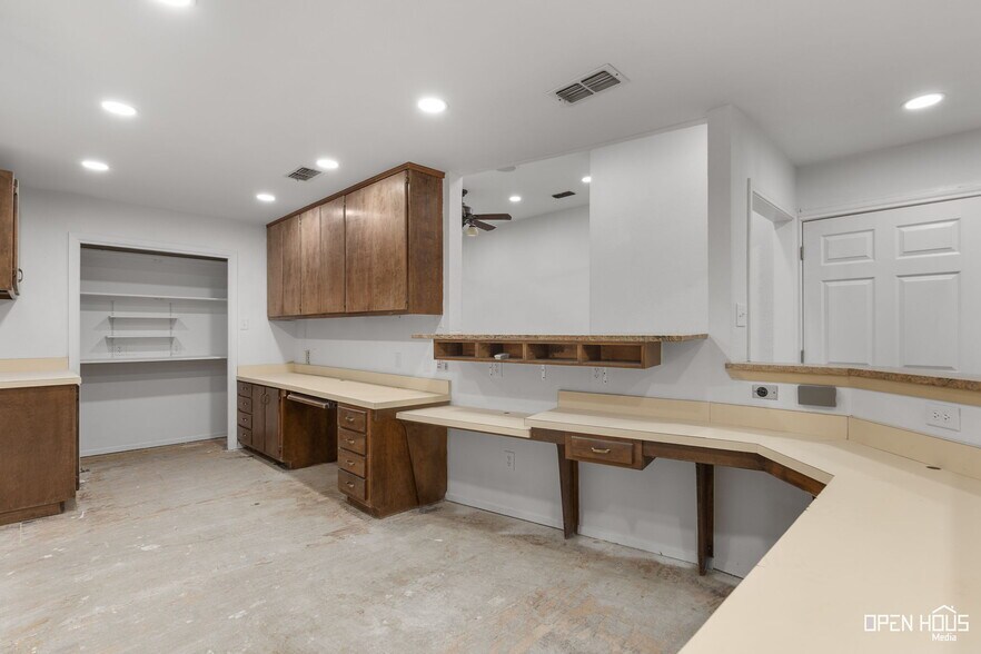 More Photos Of 1317 East St, Graham Medical For Sale