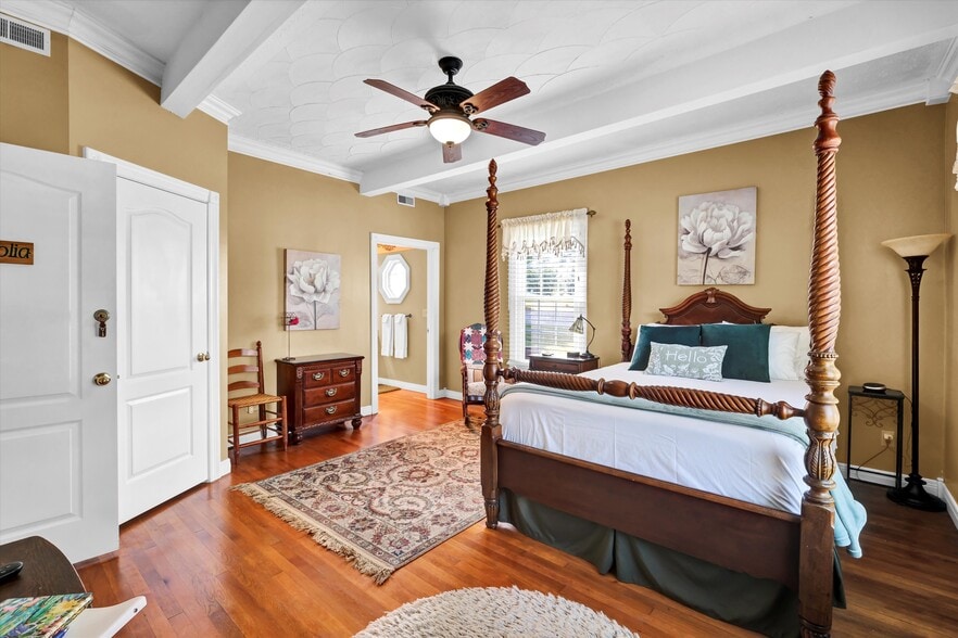 More Photos Of 110 Holy Cross Rd, Loretto Hospitality For Sale