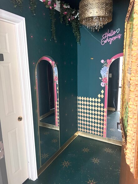 More Photos Of 202-204 N Dooley St, Grapevine Medical For Sale