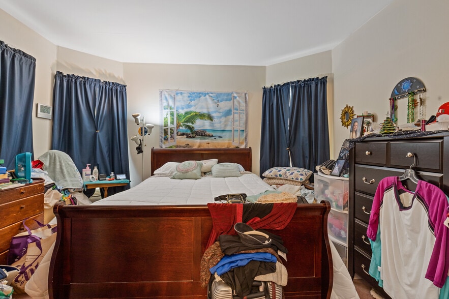 More Photos Of 166 Silver St, Waterville Medical For Sale