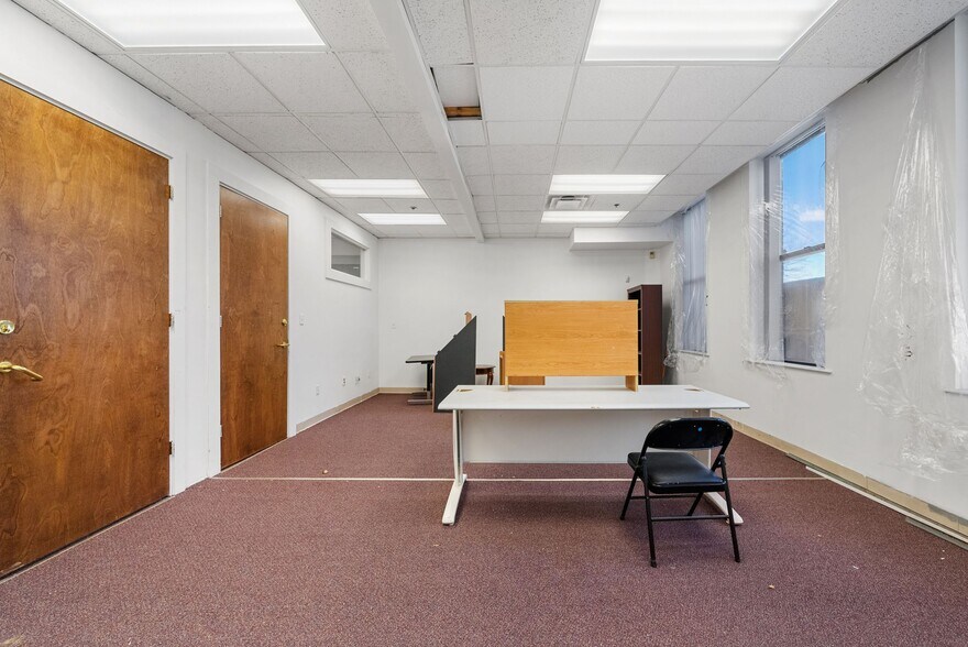 More Photos Of 150-160 Market St, Lynn Storefront Retail Office For Sale