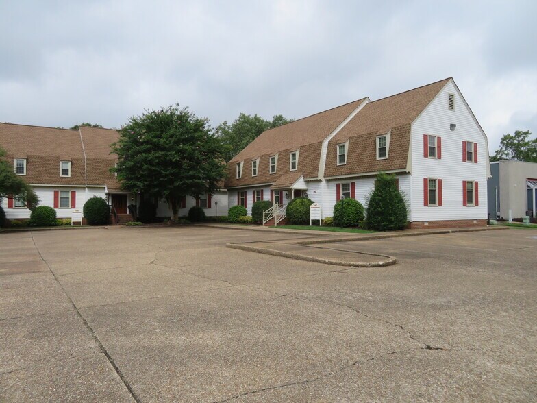More Photos Of 742 Thimble Shoals Blvd, Newport News Office For Lease