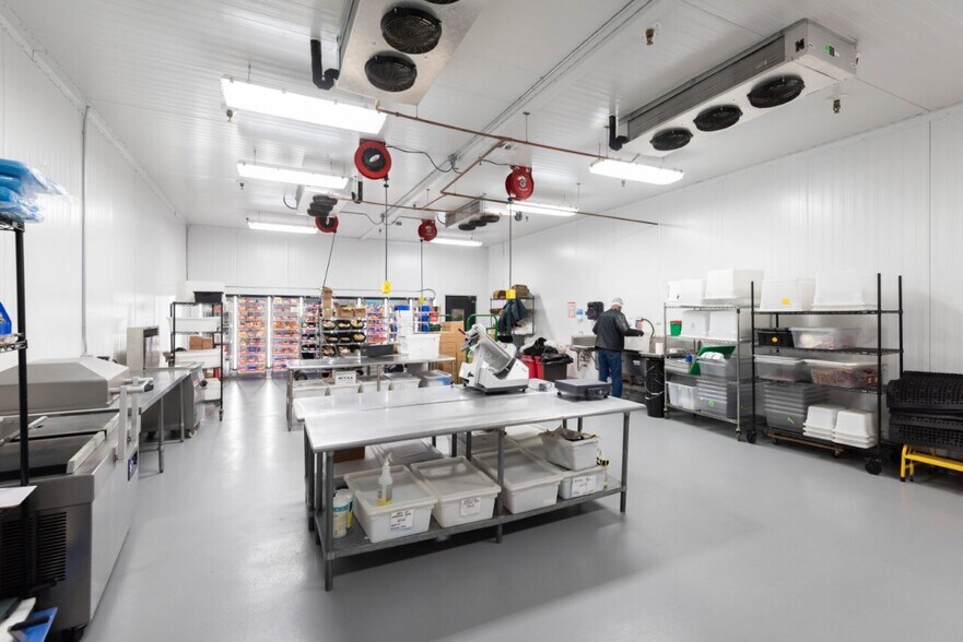 More Photos Of 913-929 Wallace St, Philadelphia Distribution For Lease