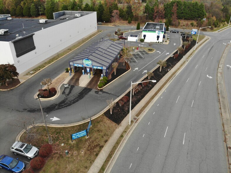 More Photos Of 1711 Carl D. Silver Pky, Fredericksburg Carwash For Sale