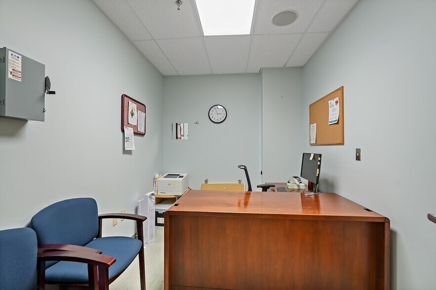 More Photos Of 192 Route 117 by Pass Rd, Bedford Hills Storefront For Lease