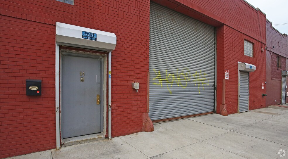 More Photos Of 94 Beadel St, Brooklyn Warehouse For Lease