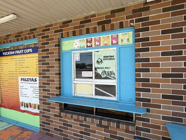 More Photos Of 7030 Branching Ct, San Antonio Fast Food For Sale