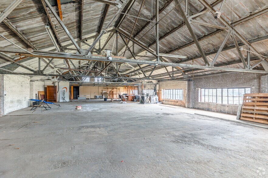 More Photos Of 711-725 SW 4th St, Oklahoma City Service For Sale