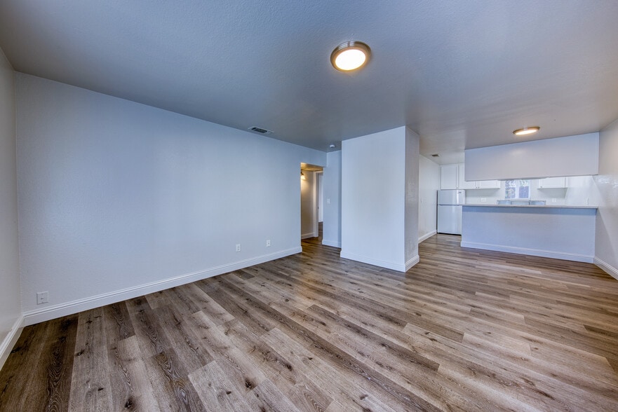 More Photos Of 2228 Edison Ave, Sacramento Apartments For Sale